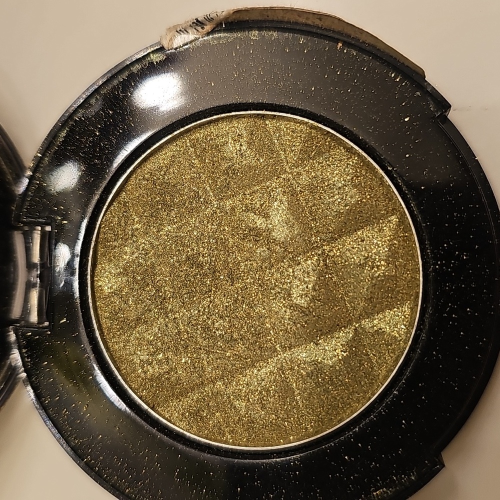 Shadows - Picture 4 of 16